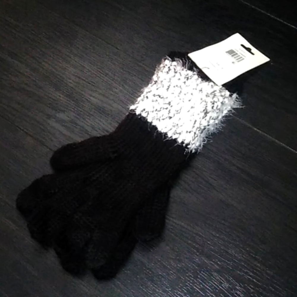 Women's Calvin Klein Cream Knit Gloves